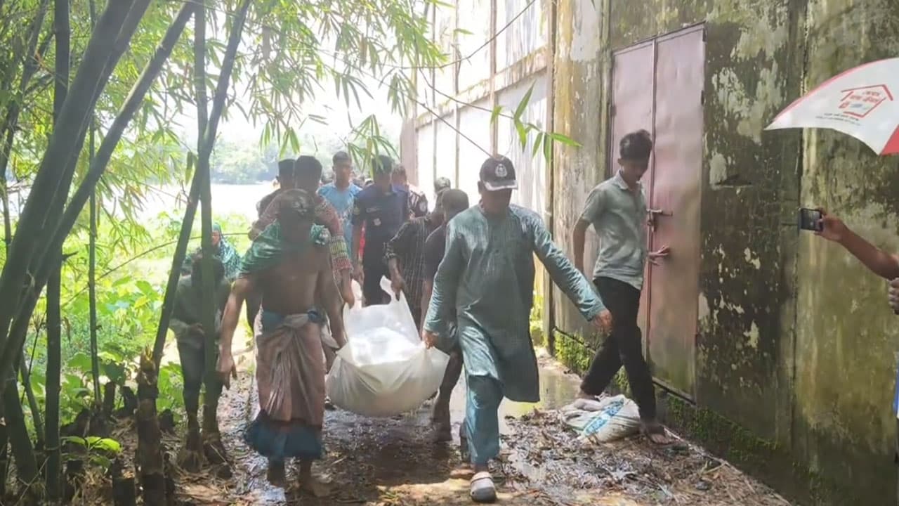 সুনামগঞ্জে সুরমা নদী থেকে গলায় গামছা প্যাঁচানো যুবকের মরদেহ উদ্ধার