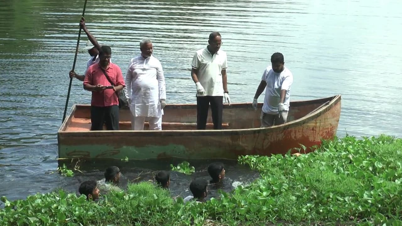 টাঙ্গাইল ডিসি লেক পুনরুদ্ধারে উদ্যোগ, পরিদর্শন করলেন প্রতিমন্ত্রী