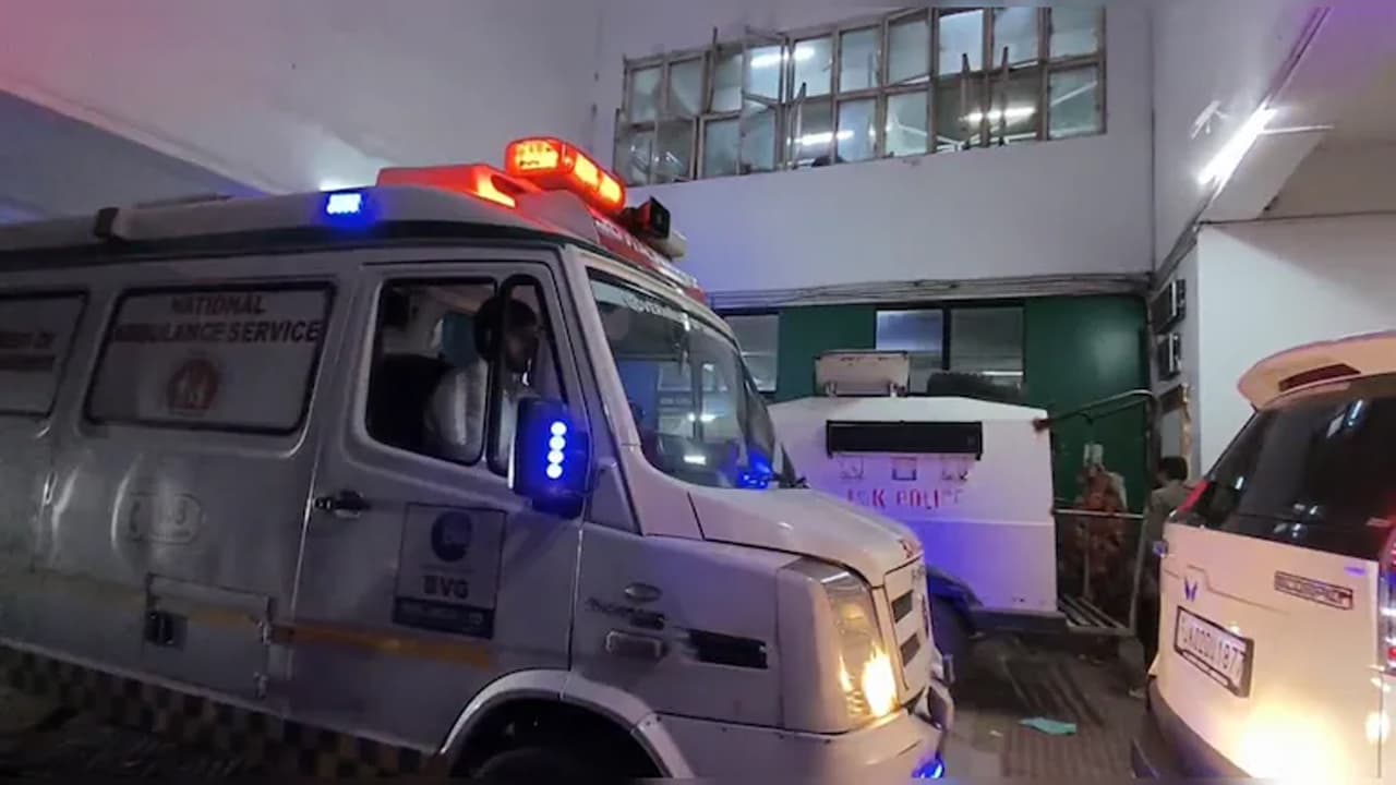 কাশ্মীরের কুলগামে সন্ত্রাসী হামলায় অভিবাসী শ্রমিকের মৃত্যু