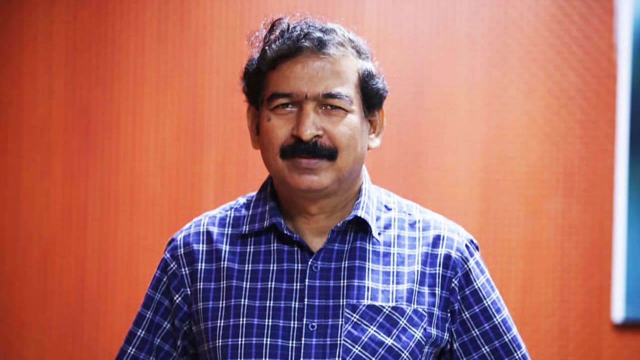 প্রধানমন্ত্রীর নিরঙ্কুশ ক্ষমতা কমিয়ে চেক অ্যান্ড ব্যালেন্স জরুরি: হাসনাত কাইয়ূম