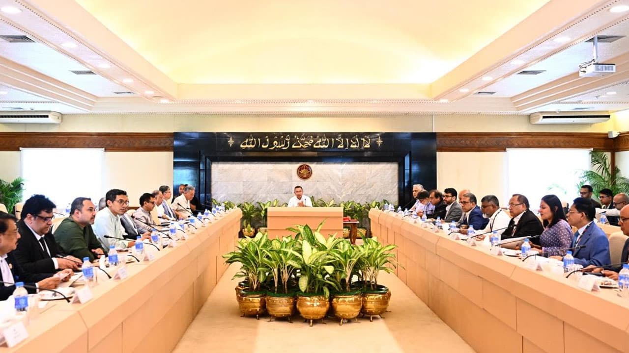সরকার ও ব্যবসায়ীদের সমন্বিত প্রচেষ্টায় অর্থনীতিতে ইতিবাচক পরিবর্তন সম্ভব: প্রধানমন্ত্রী