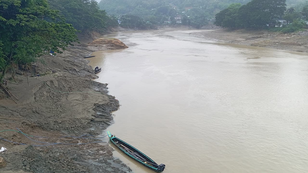 নাব্য সংকট ও দখলদারিতে অল্প বৃষ্টিতেই প্লাবিত বান্দরবান