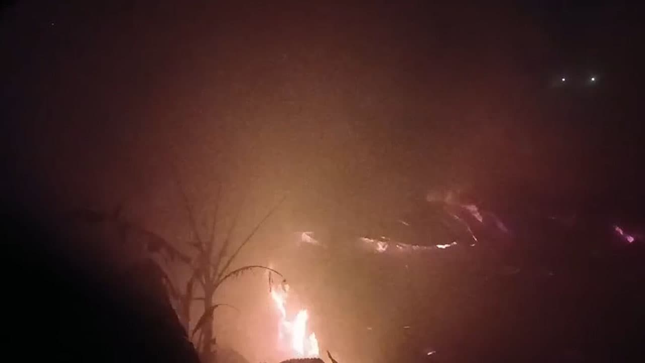 সাভারে ঝুটের গোডাউনে অগ্নিকাণ্ড, নিয়ন্ত্রণে ফায়ার সার্ভিসের দুটি ইউনিট