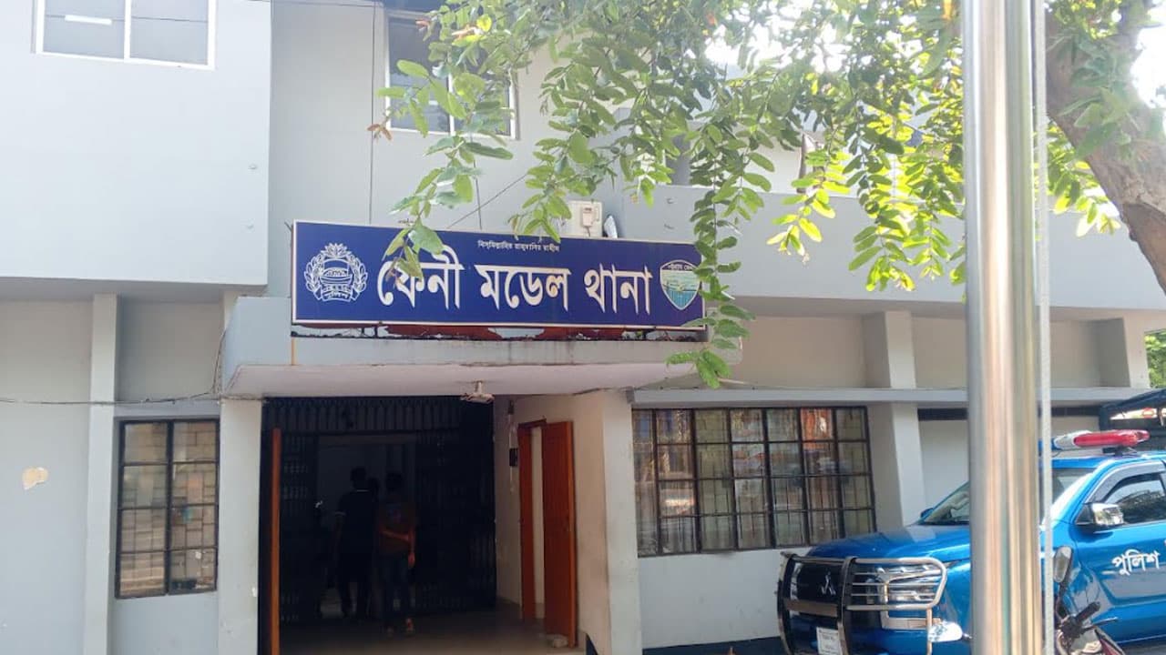 ফেনীতে নিষিদ্ধ ছাত্রলীগের মিছিল: ৭৫ জনের বিরুদ্ধে সন্ত্রাসবিরোধী মামলা