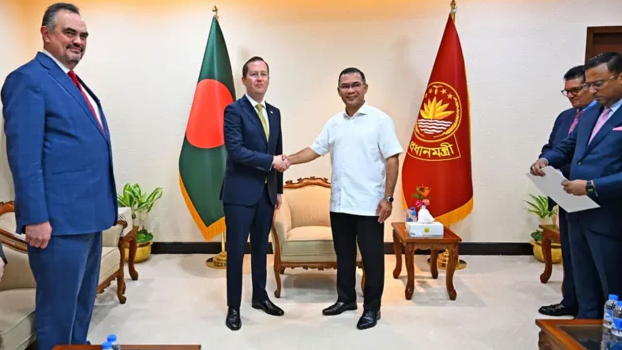 সার্জিও গোরের ঢাকা সফর: বাংলাদেশ-যুক্তরাষ্ট্র সম্পর্কের নতুন সমীকরণ ও চ্যালেঞ্জ