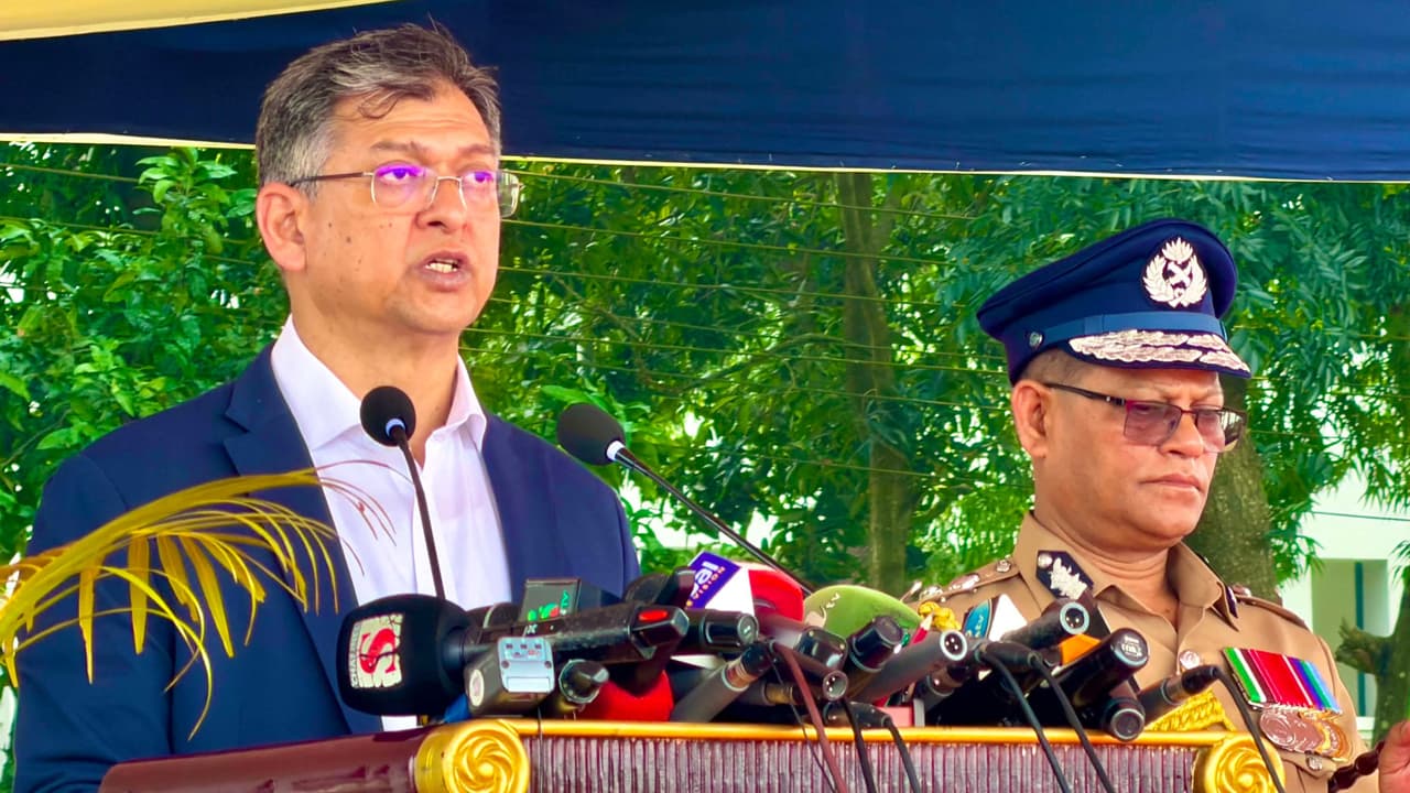 পুলিশ কোনো দলের লাঠিয়াল বাহিনী নয়: স্বরাষ্ট্রমন্ত্রী