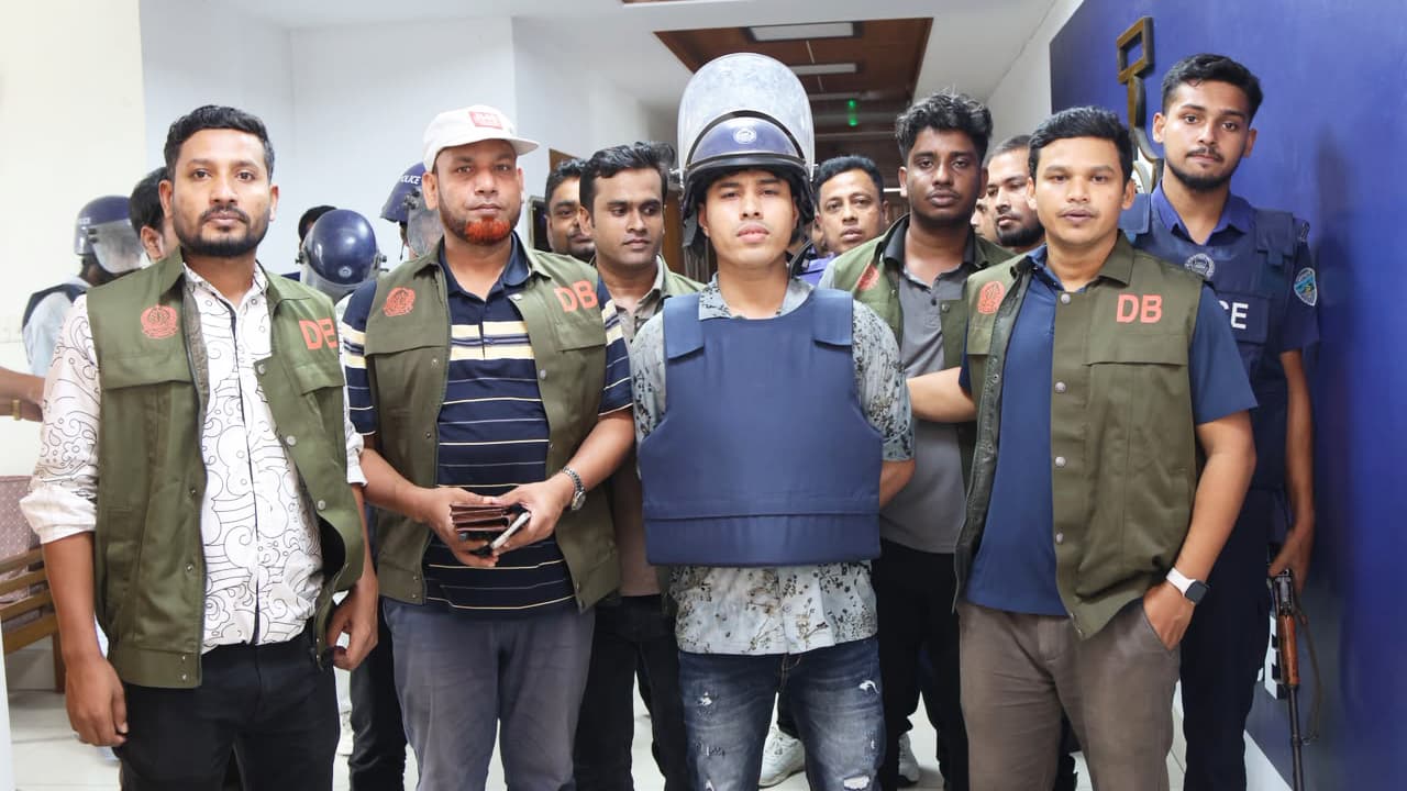 ডেভিড ইমনের ১০ দিনের রিমান্ড