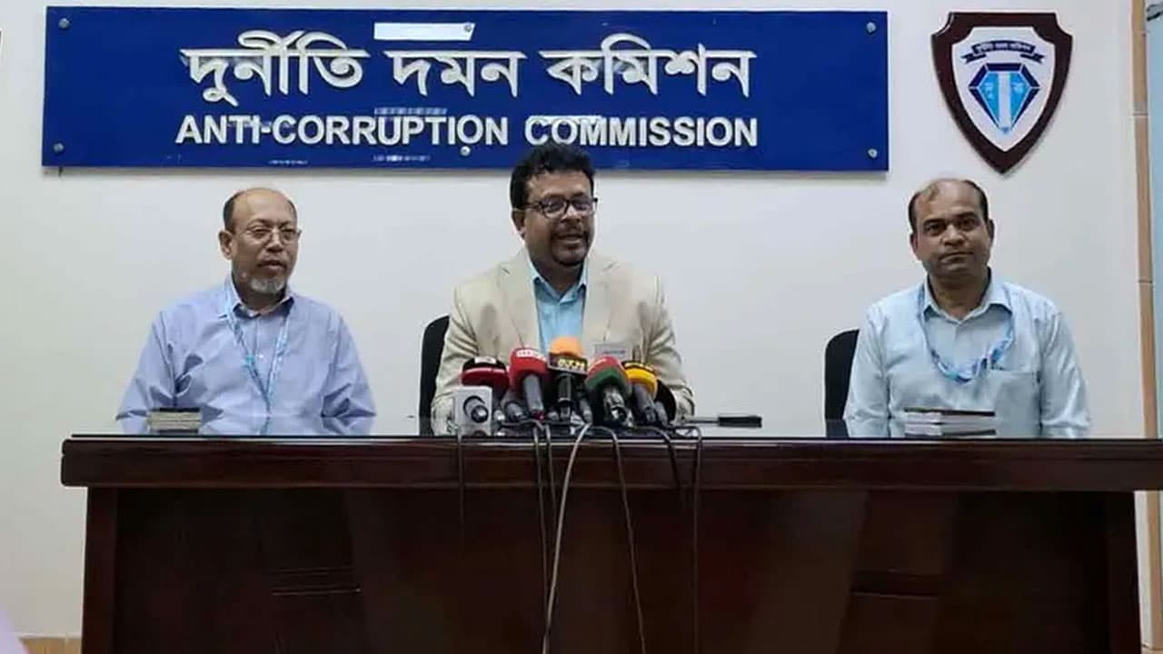 বেনজীরের মুক্তির বিষয়ে আনুষ্ঠানিক তথ্য পায়নি দুদক