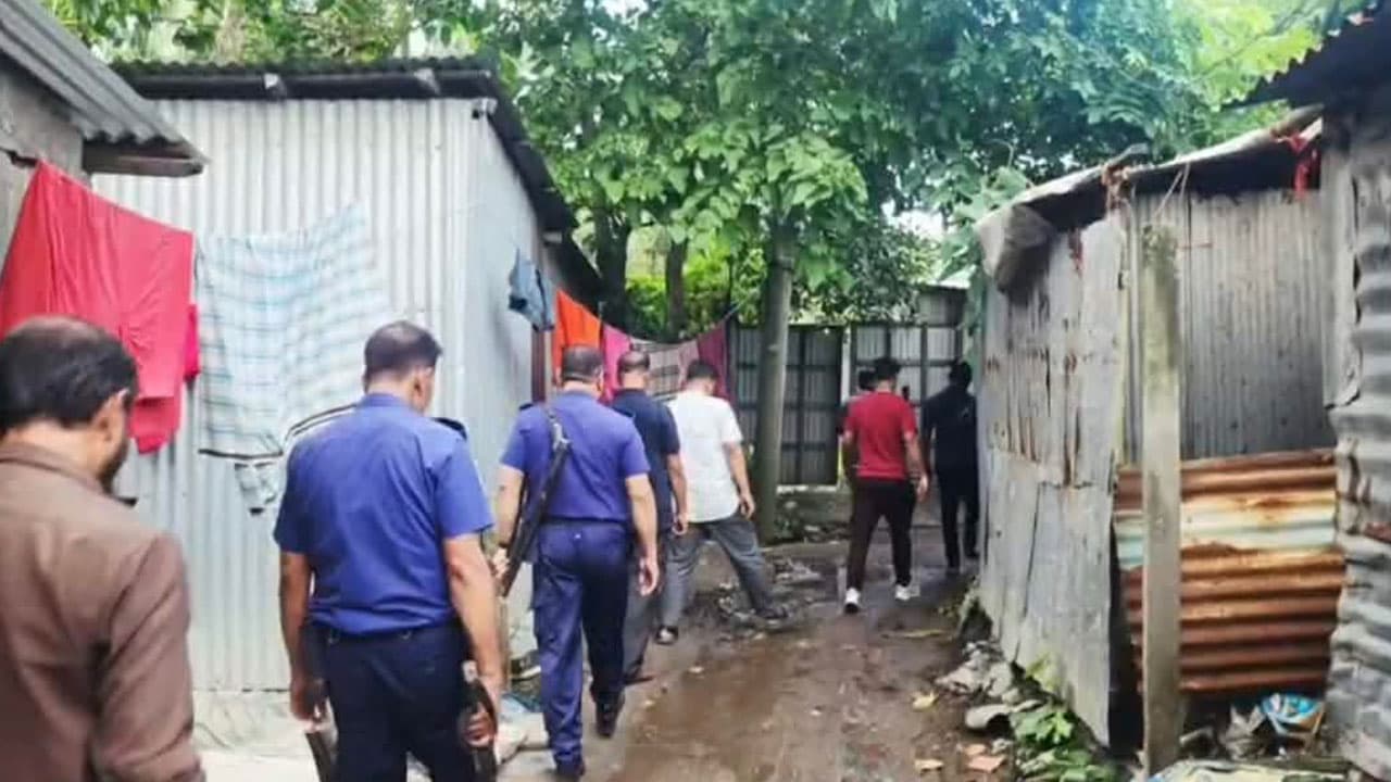 নরসিংদীতে আধিপত্য বিস্তার নিয়ে সংঘর্ষ, গুলিবিদ্ধ ছাত্রদল নেতাসহ আহত ১০