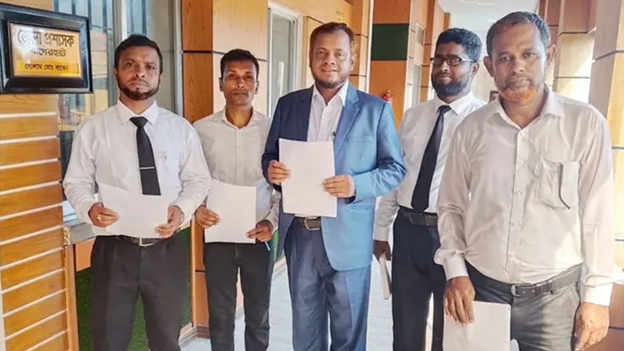 বাগেরহাটে চার সরকারি কৌঁসুলির একযোগে পদত্যাগ