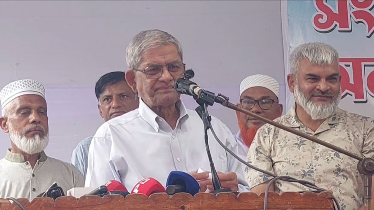 সরকারে আসার দোহাই দিয়ে কাউকে গরম দেখাবেন না: মির্জা ফখরুল