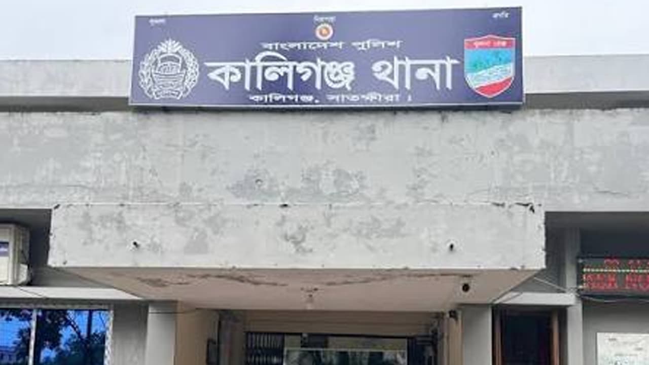 সাতক্ষীরায় জমি নিয়ে বিরোধ: রক্তক্ষয়ী সংঘর্ষে নারীসহ ১২ জন আহত