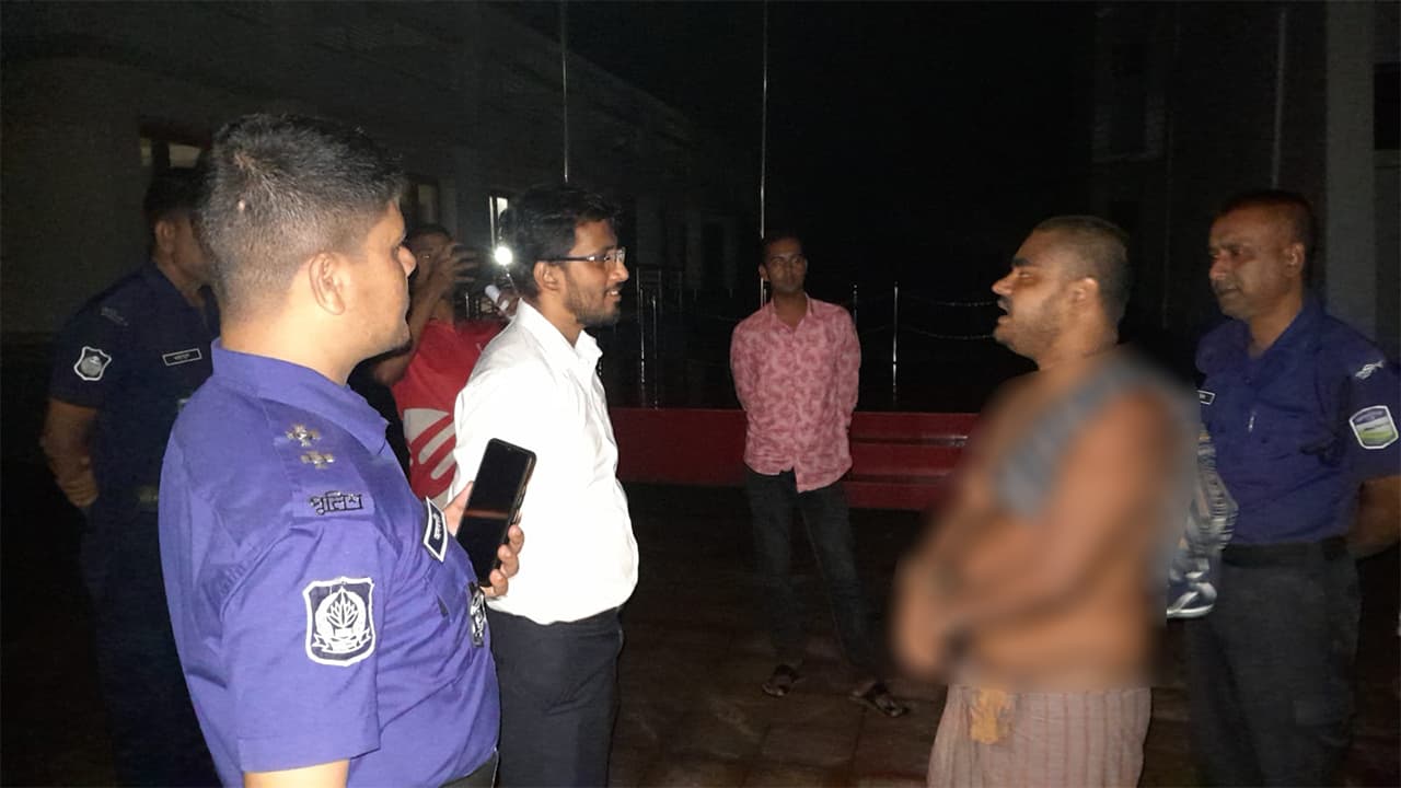 পুলিশ ডেকে মাদকাসক্ত ছেলেকে ধরিয়ে দিলেন মা, ৩ মাসের জেল