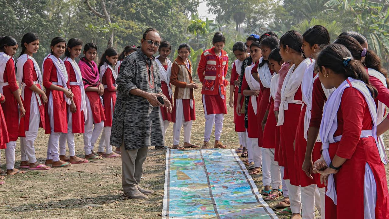 ২১ বছর ধরে প্রত্যন্ত গ্রামে চারুকলার আলো ছড়াচ্ছেন বিমানেশ