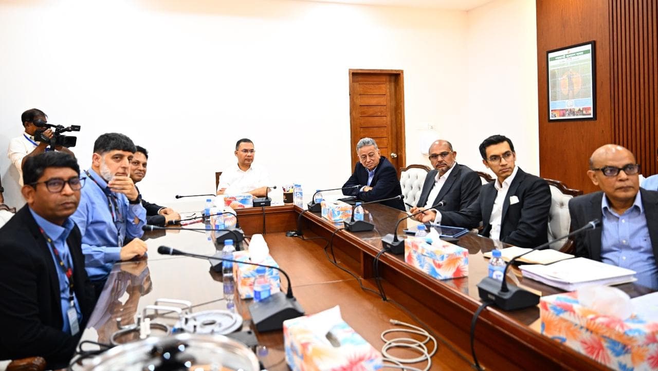 সরকারি গুরুত্বপূর্ণ ভবনে সৌর প্যানেল স্থাপনের নির্দেশনা প্রধানমন্ত্রীর