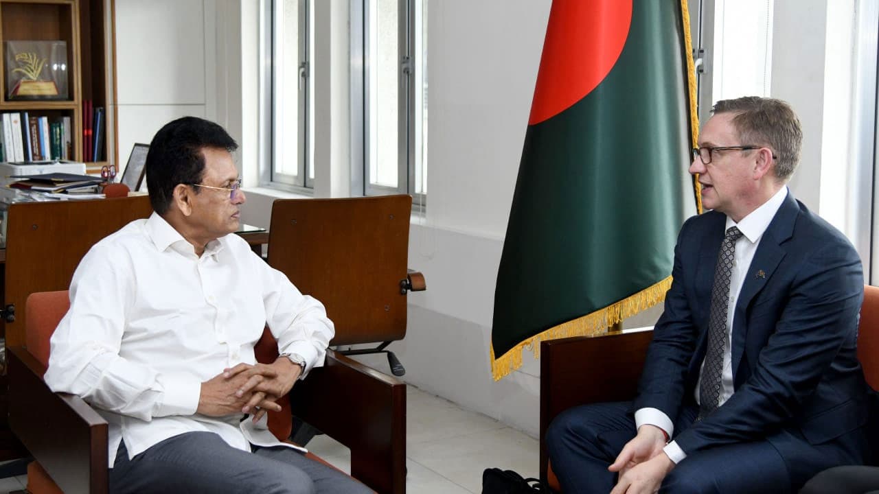 শিক্ষামন্ত্রীর সঙ্গে অস্ট্রেলিয়া ও চীনের প্রতিনিধি দলের সৌজন্য সাক্ষাৎ