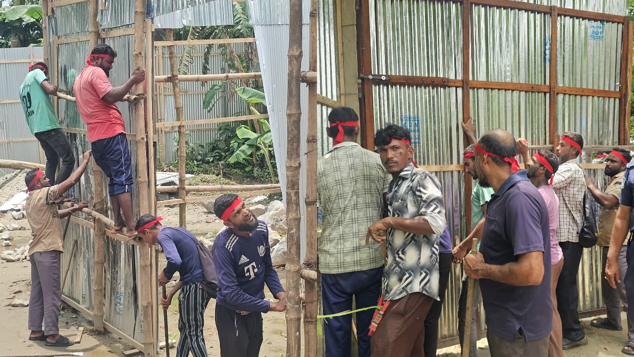 কটিয়াদীতে তিতাস গ্যাসের লাইন থেকে অবৈধ সংযোগ: চুনাপাথর কারখানায় উচ্ছেদ অভিযান