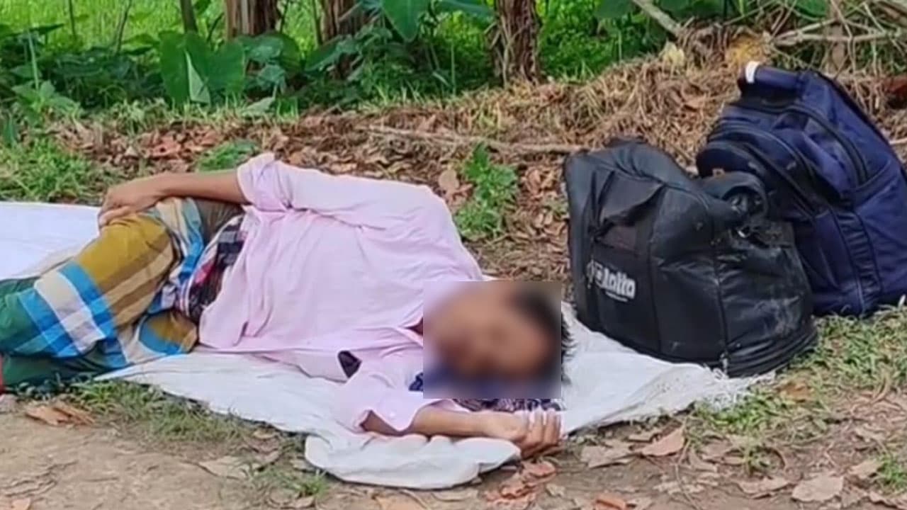 প্রবাসে ১২ বছর শ্রম দিয়ে দেশে ফিরে অসুস্থ স্বামীকে রাস্তায় ফেলে যাওয়ার অভিযোগ