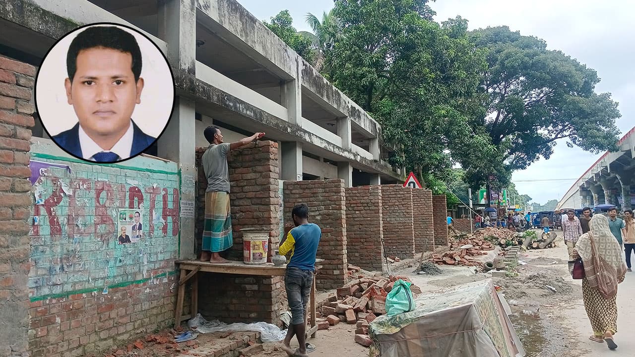 মিঠাপুকুরে ফুটপাত দখল করে মার্কেট নির্মাণের অভিযোগ ইউএনওর বিরুদ্ধে