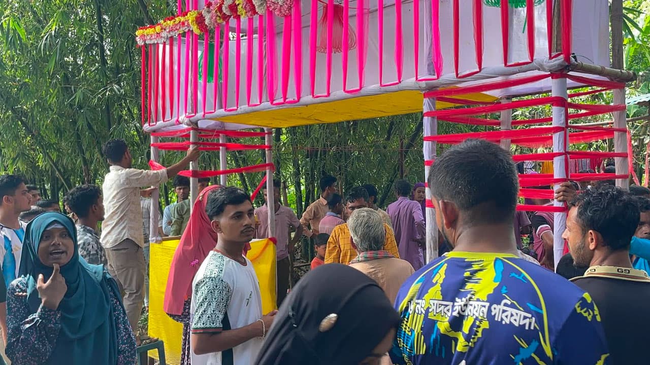 সুনামগঞ্জে বাল্যবিবাহ প্রতিরোধ: ভেঙে ফেলা হলো বিয়ের গেট