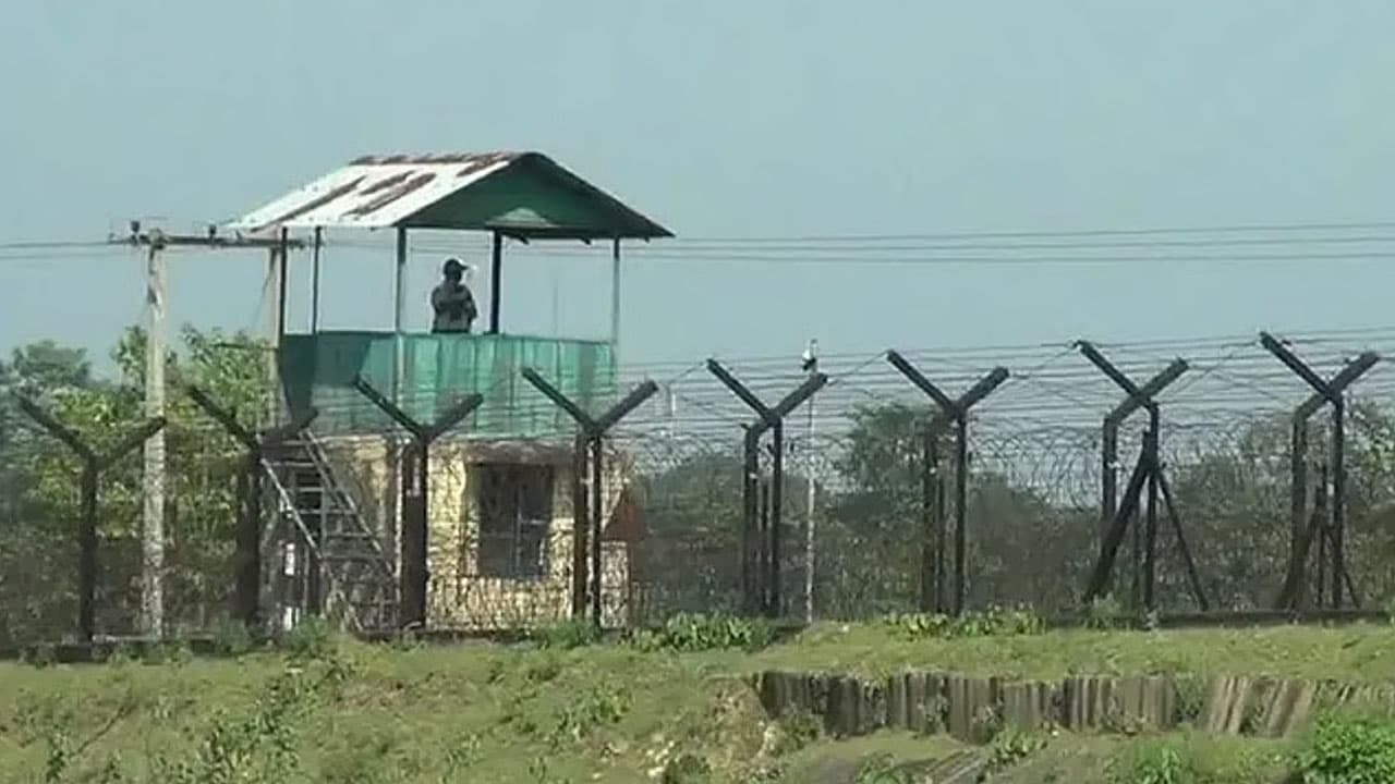 মহেশপুর সীমান্তে বিএসএফের রাবার বুলেটে বাংলাদেশি যুবক আহত