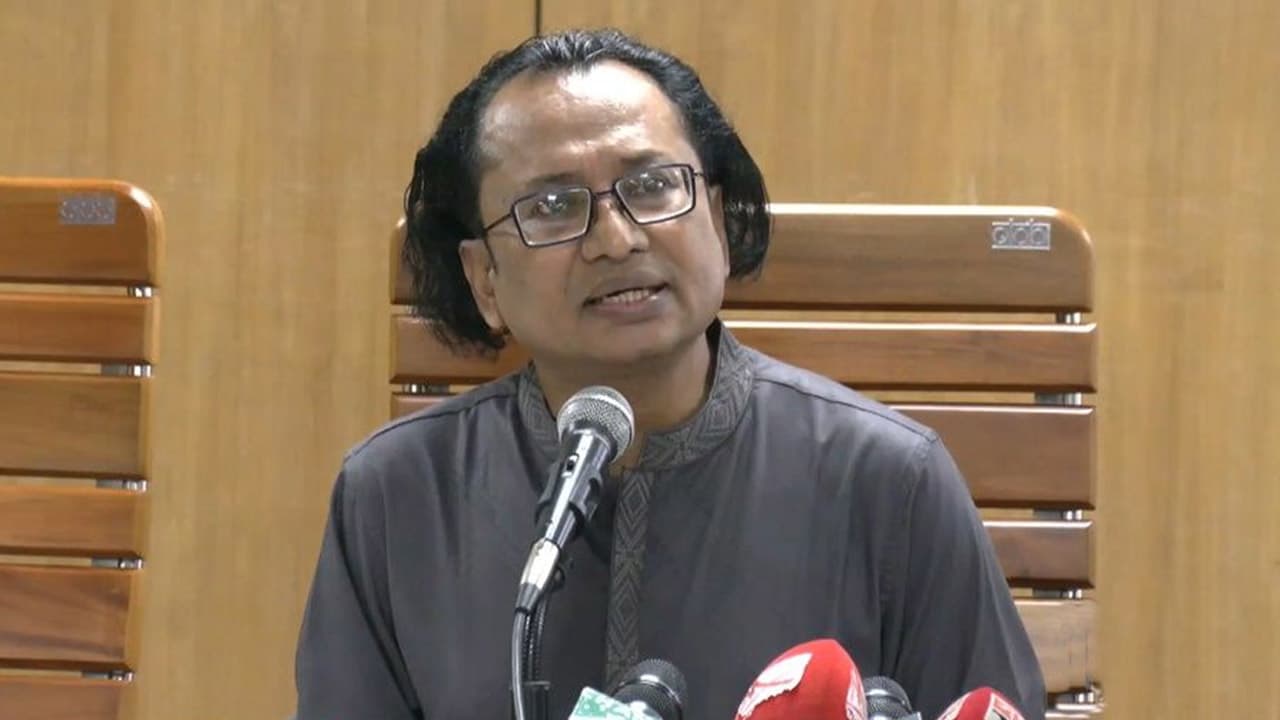 শেখ হাসিনার বক্তব্য প্রচার করলে ব্যবস্থা নেবে সরকার: প্রধানমন্ত্রীর উপদেষ্টা