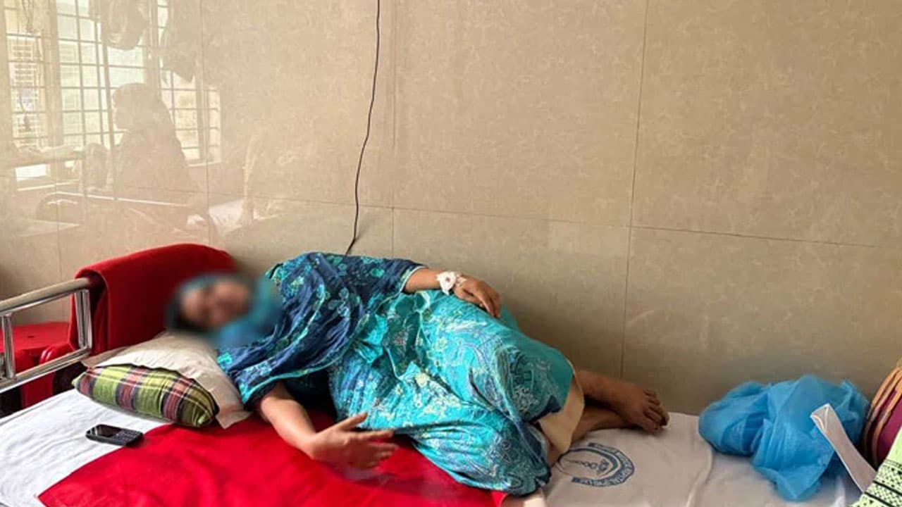 সাভারে যানজটে সড়কে জন্ম নেওয়া নবজাতকের মৃত্যু