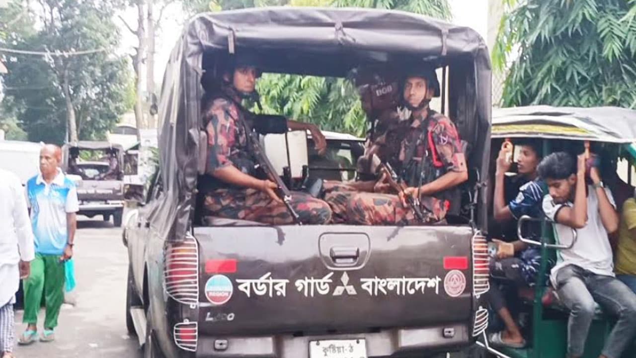 ৫ আগস্টের কর্মসূচি ঘিরে গোপালগঞ্জে ৫ প্লাটুন বিজিবি মোতায়েন