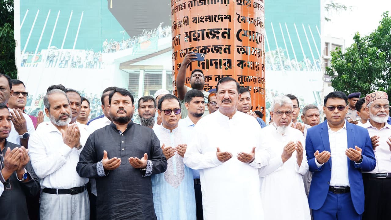 জুলাই অভ্যুত্থানকারীদের দেওয়া হবে মুক্তিযোদ্ধাদের সমমর্যাদা: ভূমিমন্ত্রী
