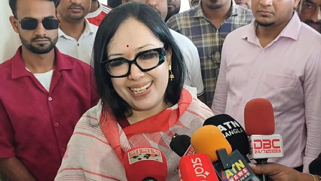 শেখ হাসিনার বক্তব্য প্রচার বন্ধ রাখা সম্ভব নয়: রুমিন ফারহানা