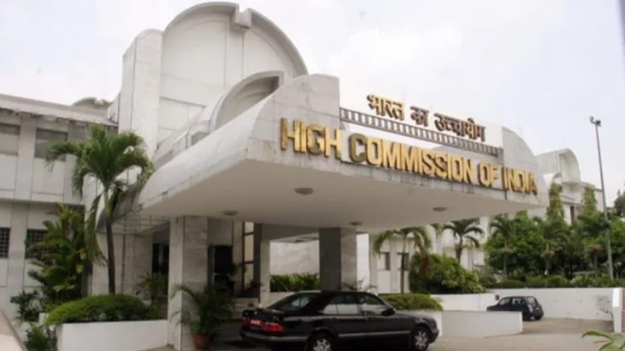 ভিসা নিয়ে প্রতারণা: সতর্কবার্তা ভারতীয় হাইকমিশনের