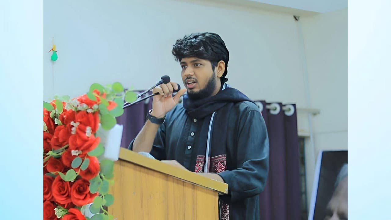 রগ কেটে ইতিহাস তৈরির আহ্বান গকসু এজিএসের, তীব্র সমালোচনা