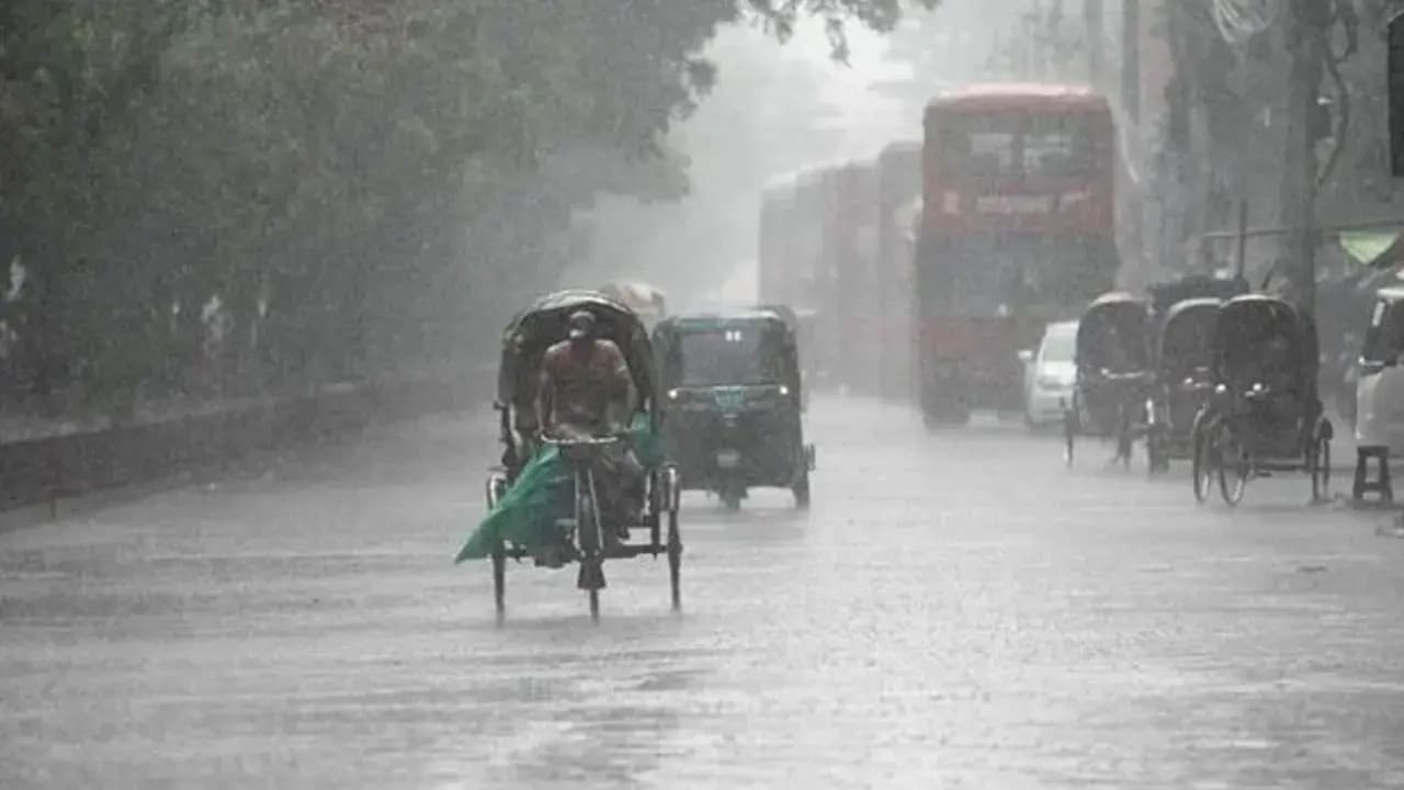 সারাদেশে অতি ভারী বৃষ্টির পূর্বাভাস