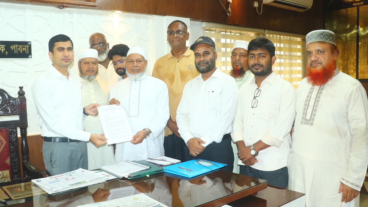 গ্যাস-বিদ্যুৎ সংকট ও দ্রব্যমূল্য নিয়ন্ত্রণে চার দফা দাবিতে স্মারকলিপি