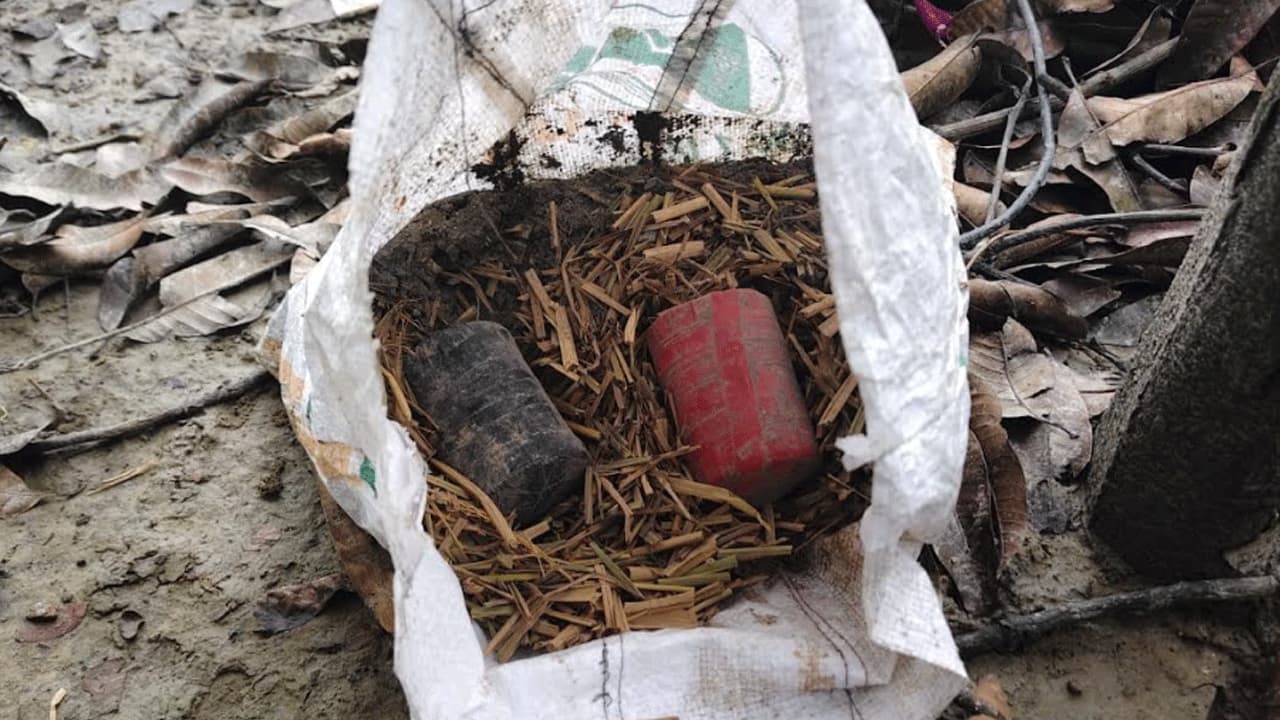 বেনাপোলে বাগান থেকে দুটি ককটেলসদৃশ বস্তু উদ্ধার