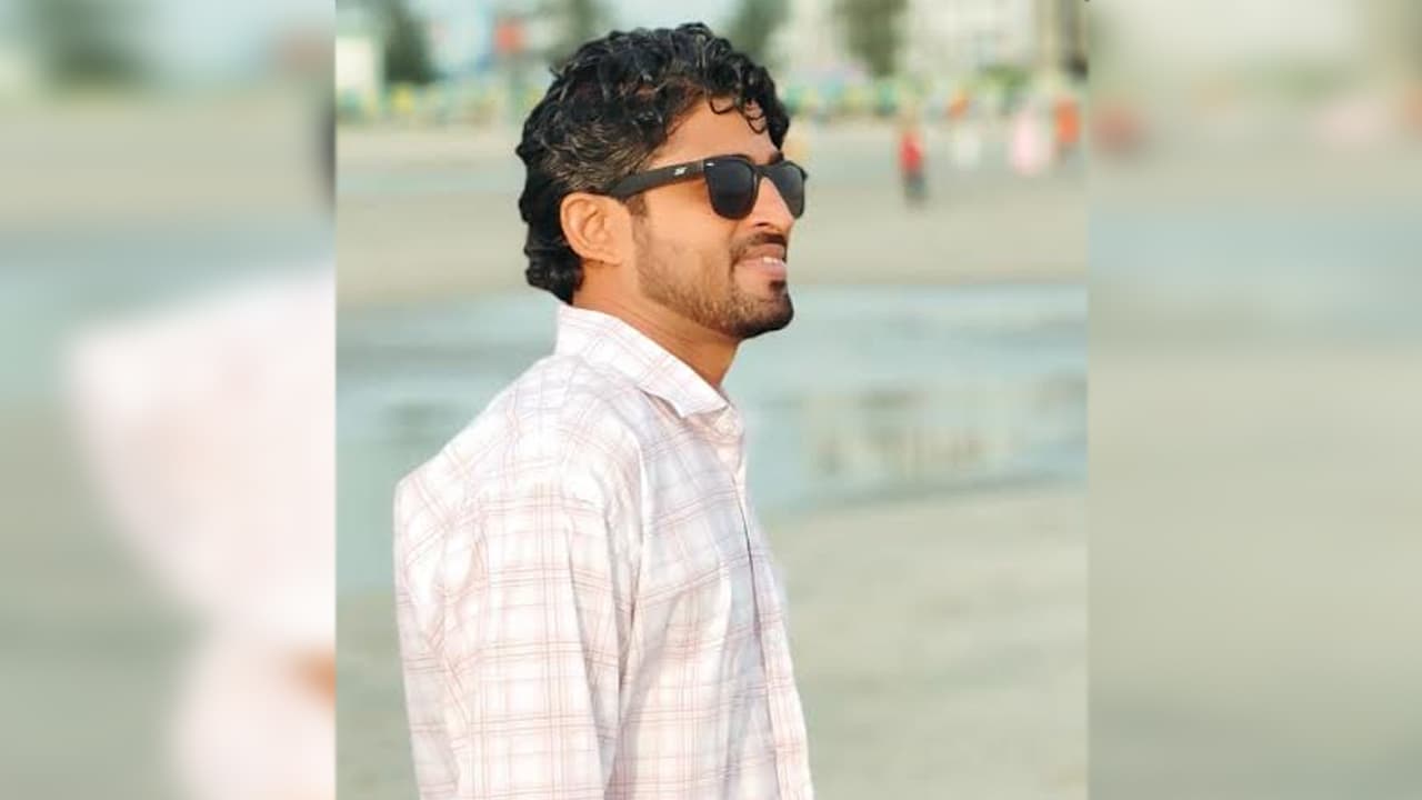 সাভারে পুলিশের তল্লাশি চলাকালে ছাত্রদল নেতার রহস্যজনক মৃত্যু