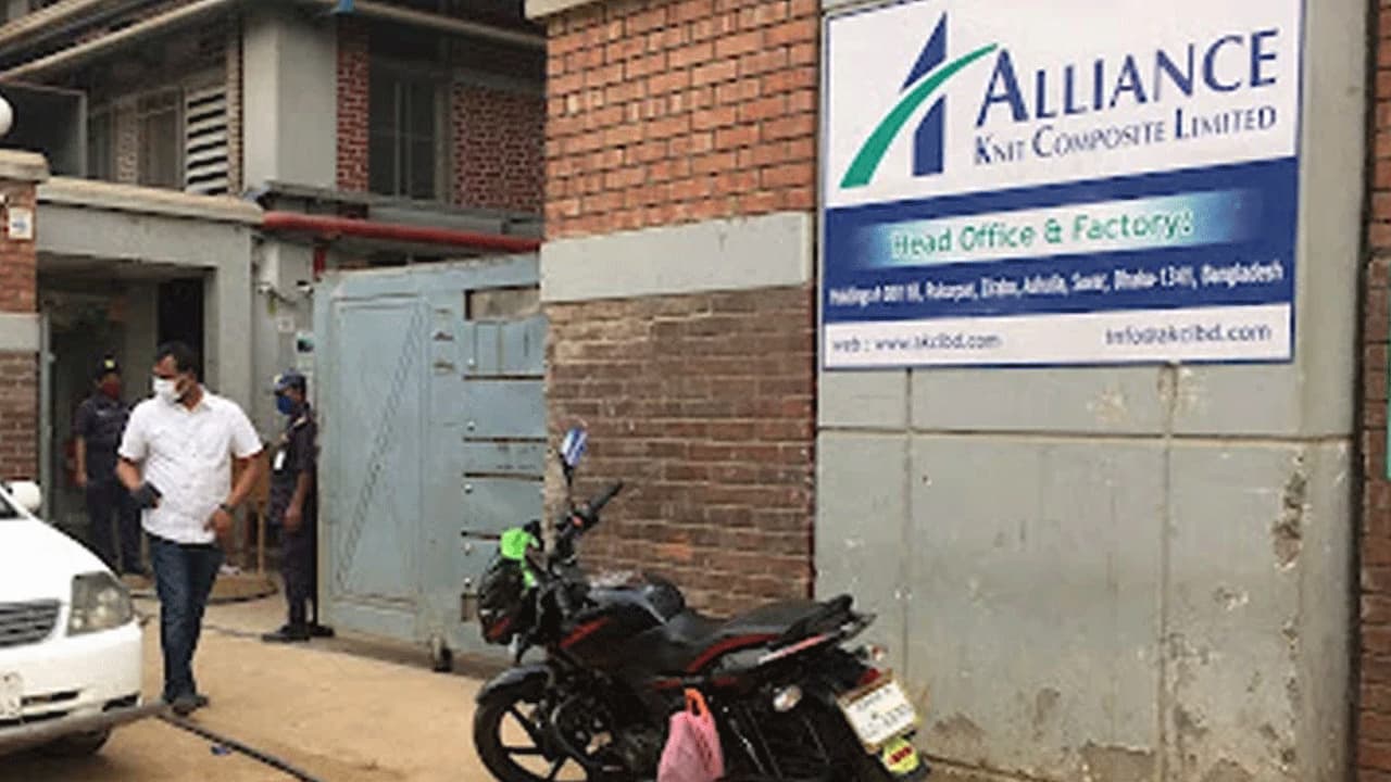 আশুলিয়ায় পোশাক কারখানায় ৫৬৫ শ্রমিক ছাঁটাই