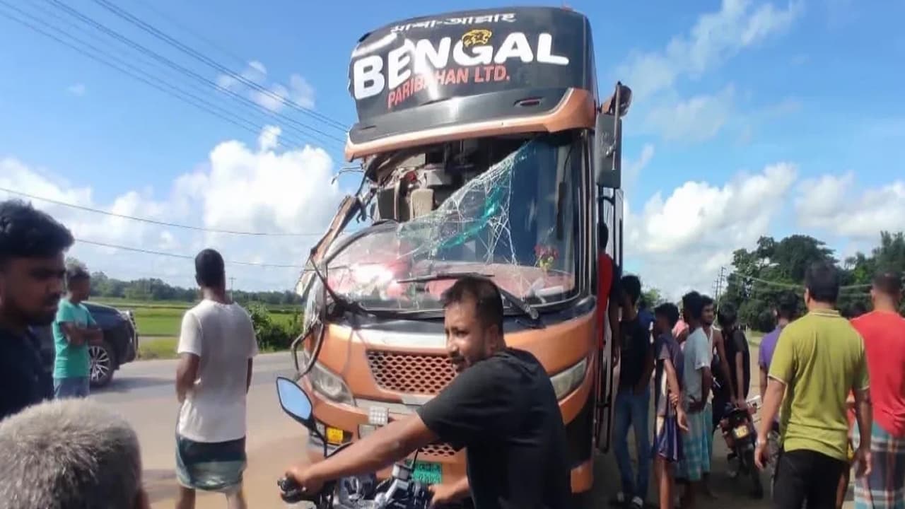 সিলেটে বাসের মুখোমুখি সংঘর্ষে নিহত ৯ জনের পরিচয় শনাক্ত, পলাতক চালকরা