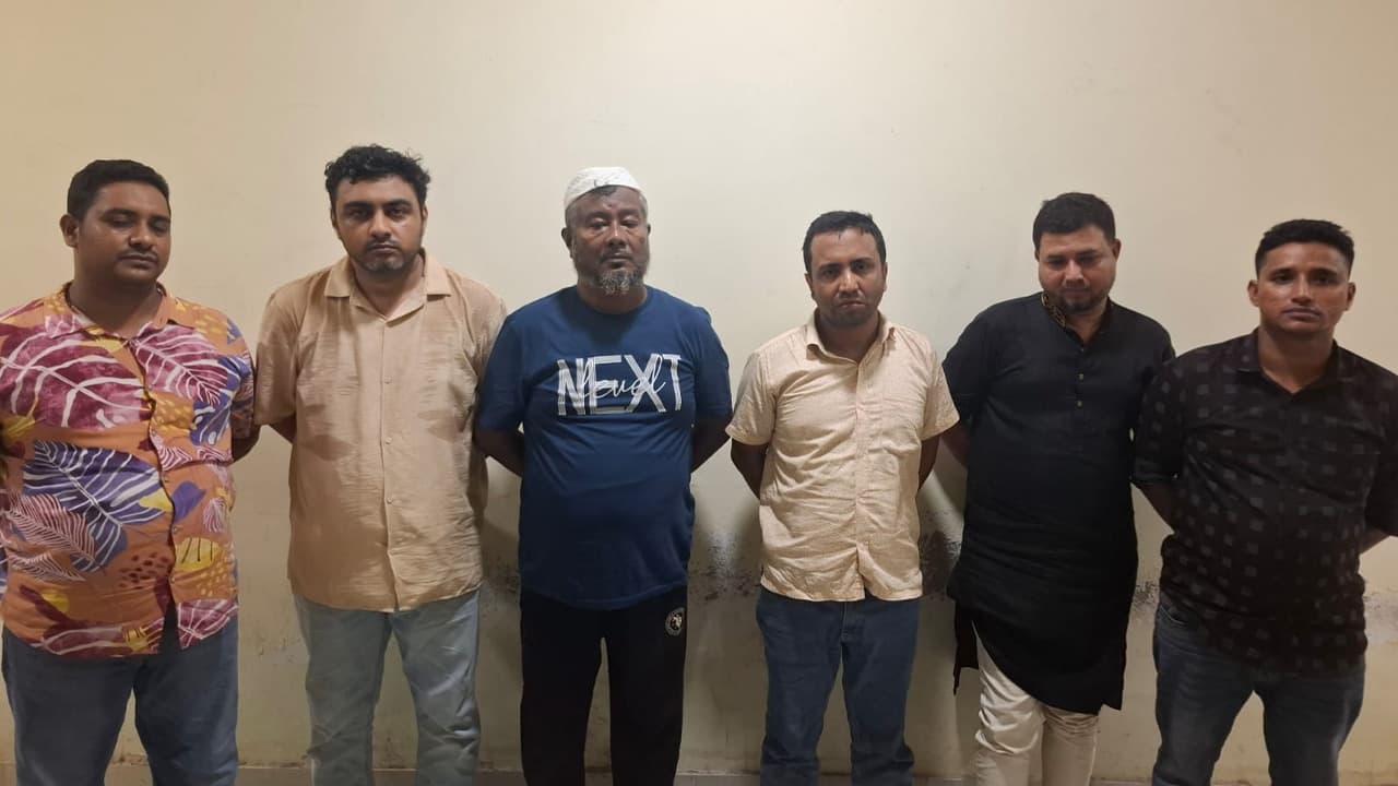 গুলশানের রেস্তোরাঁয় গোপন বৈঠক: ৬ আওয়ামী লীগ নেতা গ্রেপ্তার