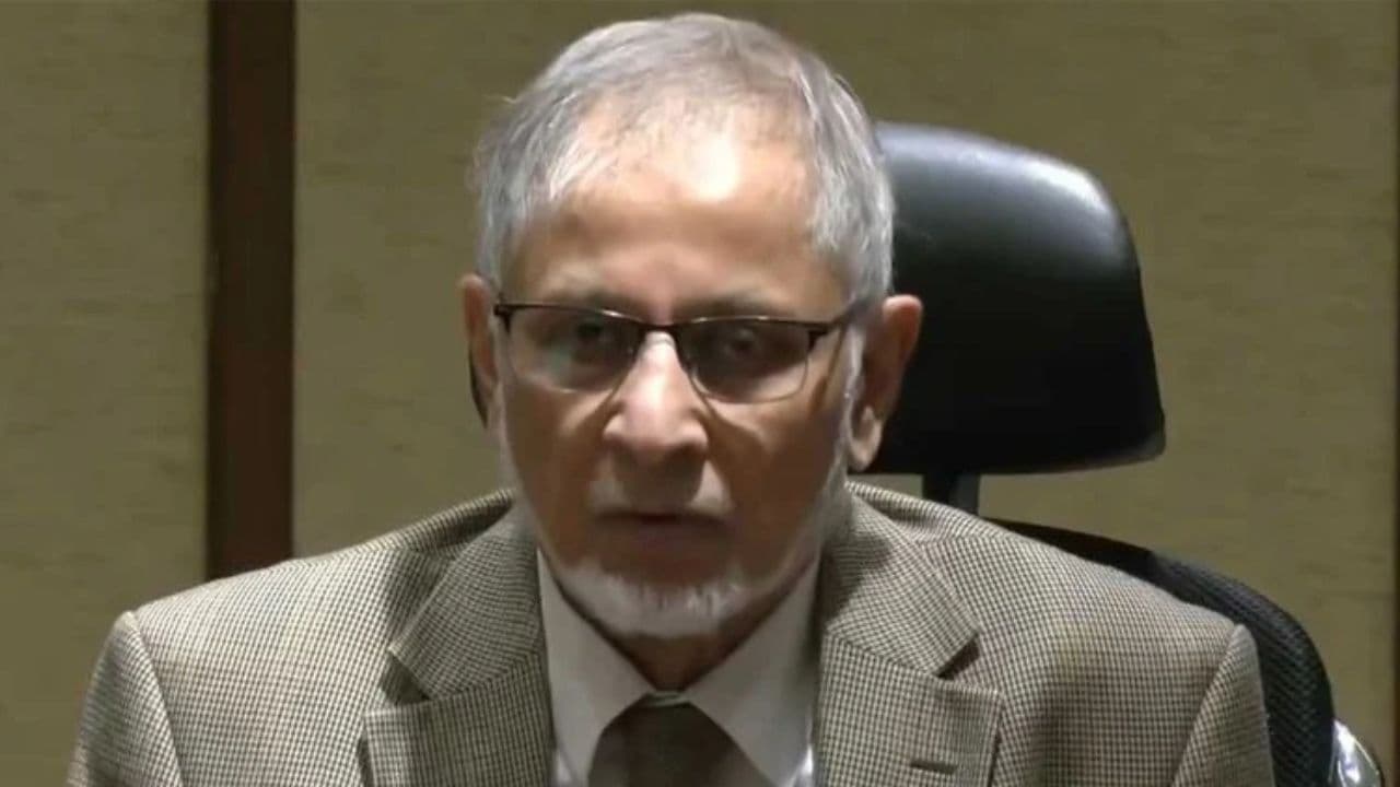 সহজে ঋণ পাওয়ায় কর আদায়ে অনীহা সরকারের: ড. আনিসুজ্জামান চৌধুরী