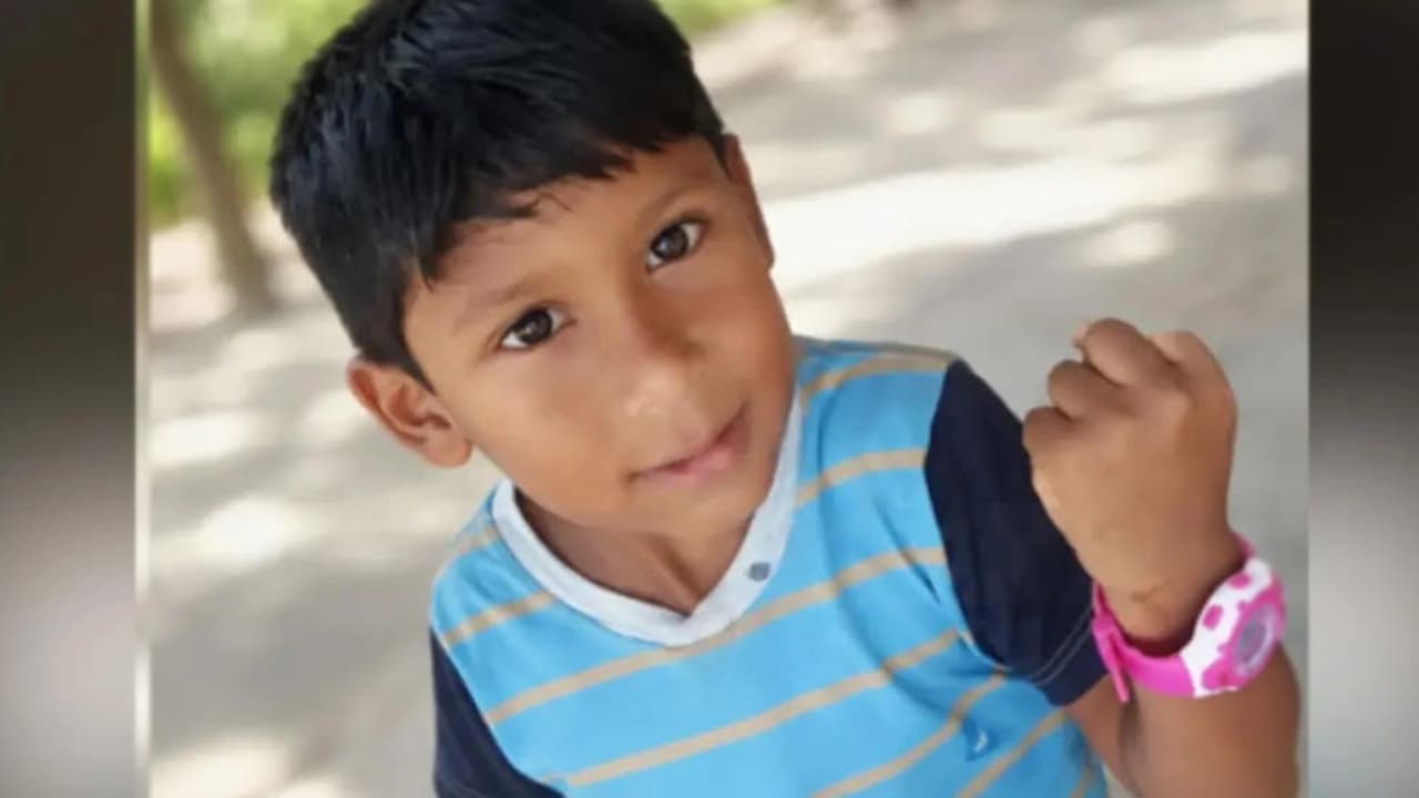 নারায়ণগঞ্জে গ্যাস বিস্ফোরণে শিশুর মৃত্যু, আশঙ্কাজনক অবস্থায় বাবা-মা