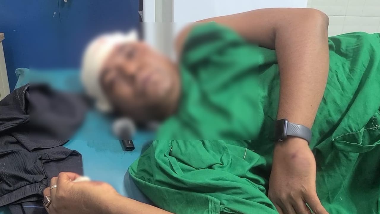 সাতক্ষীরায় ছাত্রদল নেতাকর্মীদের ওপর হামলা, ২ আটক