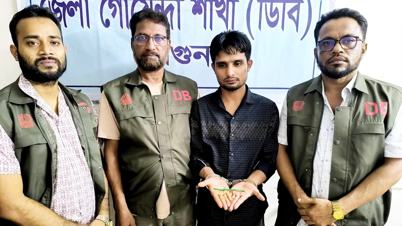 বরগুনায় ২০টি ইয়াবাসহ 'জুলাই যোদ্ধা' আটক