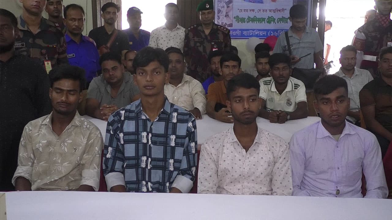 সীমান্ত অপরাধ রোধে যুবকদের উদ্যোক্তা গড়ছে বিজিবি