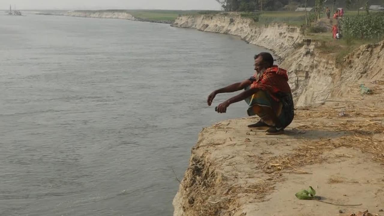 জামালপুরে নদীভাঙনের তাণ্ডব: নিঃস্ব শত শত পরিবার