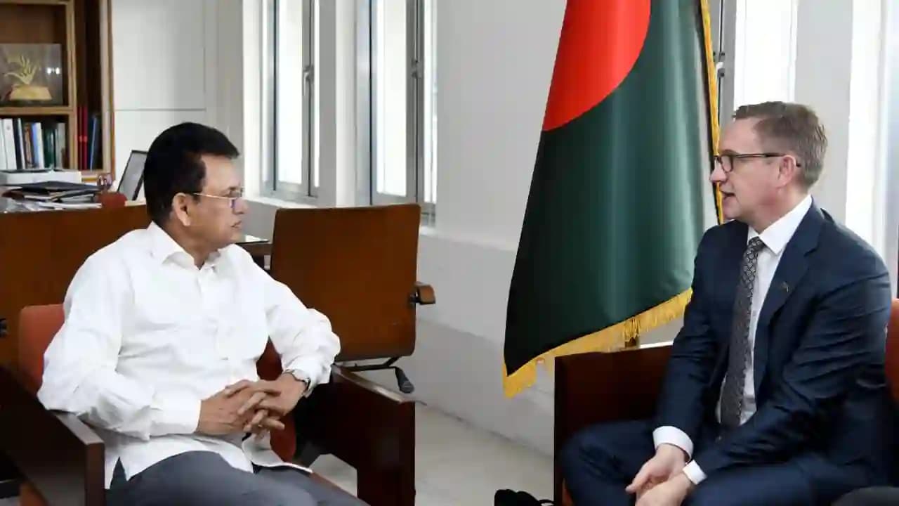শিক্ষামন্ত্রীর সঙ্গে জাতিসংঘে বাংলাদেশের স্থায়ী প্রতিনিধি আইরিন খানের সৌজন্য সাক্ষাৎ