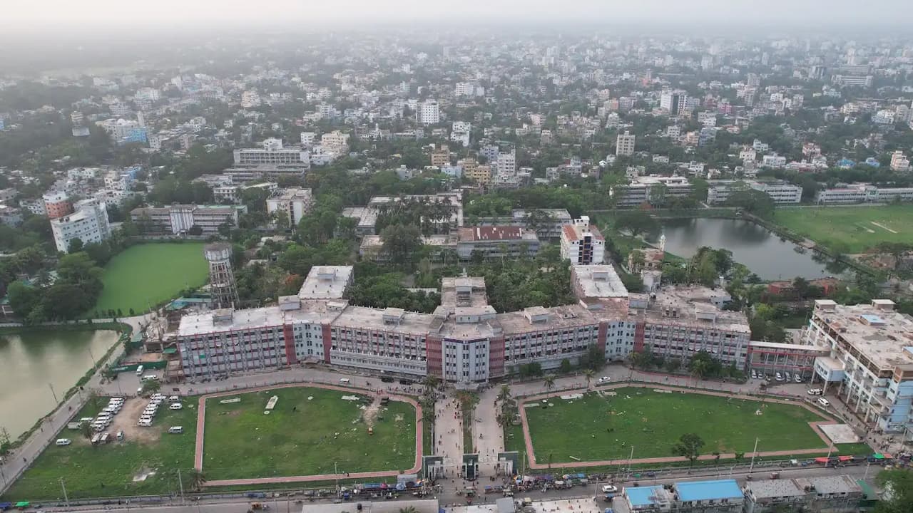 বরিশাল/কোটি মানুষের স্বাস্থ্যসেবায় ১০০০ চিকিৎসক