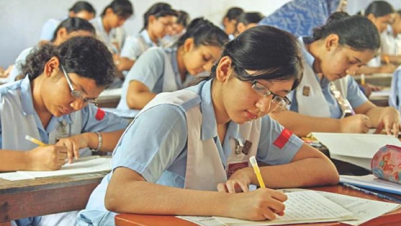 একাদশে ভর্তি হবে পুরোনো পদ্ধতিতেই: শিক্ষামন্ত্রী