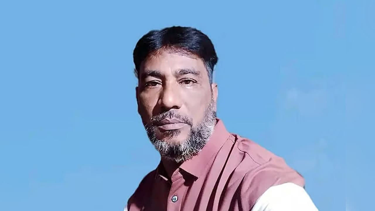 দিনাজপুরে ওসির কক্ষে পুলিশ পরিদর্শককে থাপ্পড়, কৃষক দল নেতা গ্রেপ্তার