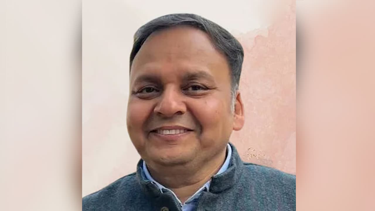 ঢাকায় ‘র’ প্রধান পরাগ জৈনের সঙ্গে প্রতিরক্ষা উপদেষ্টার বৈঠক